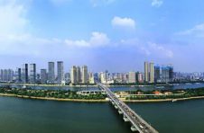 长沙地铁3号线南延线起于湘潭北站止于山塘站，预计2023年底前开通