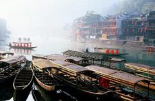 涟源中心城区开展疫情防控和反电诈“清楼”行动，做到不漏一栋、不漏一户、不漏一房、不漏一人