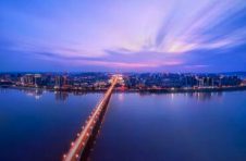 2021中国民企500强峰会暨全国知名民营企业助推湖南实施“三高四新”战略大会在长沙举行