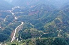 湖南省新田县门楼下瑶族乡加快乡村道路建设步伐改善出行条件