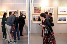 第九届湖南省老摄影家作品展览免费向公众开放，展览将持续至10月16日