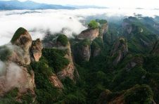 新宁县崀山风景名胜区打造的“世界遗产浪漫崀山”主题系列宣传上线