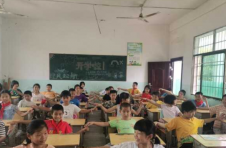 长沙天心区：支教路上 步履铿锵