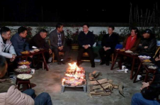 围炉夜话 湘乡市委书记赵新文把乡村振兴“话”进了村民心里