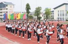 中方：“双减”落地有声，童年出彩出色