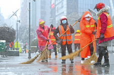 湖南浏阳：严阵以待迎战冰雪 全力以赴守护平安
