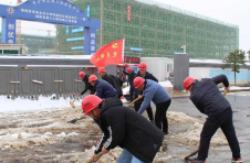 让党的旗帜高高飘扬在建设阵地