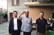 记“全国先进老干部工作者”彭勇刚