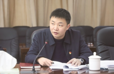 何青峰：铝铁盐行业的领跑者