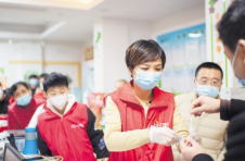 长沙：管控区“小巷总理”的24小时