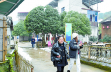 湘潭市乌石镇：闲置农房“活起来” 乡村旅游火起来