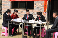 湖南衡阳县法院：法庭开到家门口 断案普法两不误
