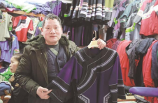 秧万寿：让传统服饰焕发新生