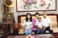 记“湖南省最美家庭”邓闽榕家庭