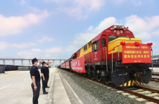 湖南省东盟货运集结中心首趟中越班列在怀化发出