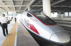 风驰电掣向未来 ——写在常益长高铁益阳至长沙段通车运营之际