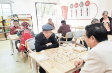 长沙岳麓区岳龙社区：贴心服务托起幸福夕阳红