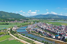 永州蓝山：从“靠山吃山”转变为“依山富民”