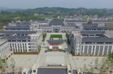 双峰：凝心聚力 办人民满意教育