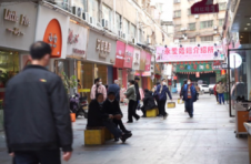 冷水滩：新年“烟火气”归来 消费市场加速回暖